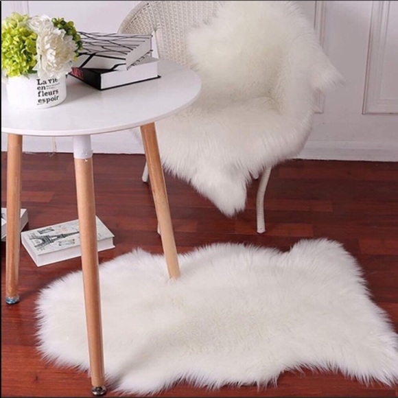 NEW Soft Faux Sheepskin Area Rugs. - Picture 2 of 2
